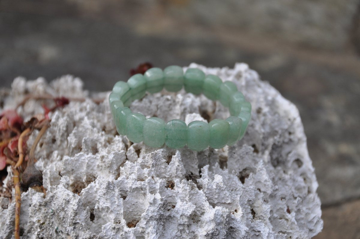 Green Jade Vertical Oval Stretch Bracelet
