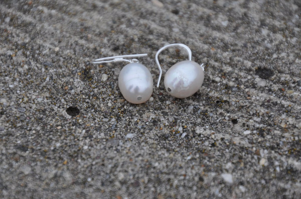 White Freshwater Pearl Teardrop Earring