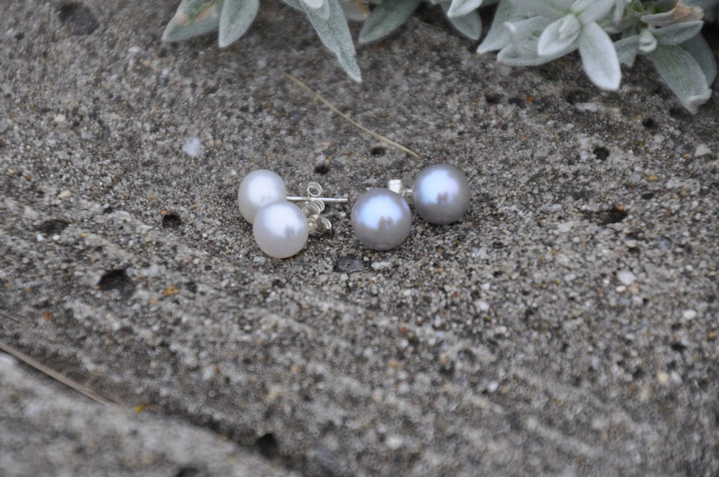 Medium Pearl Stud Earrings
